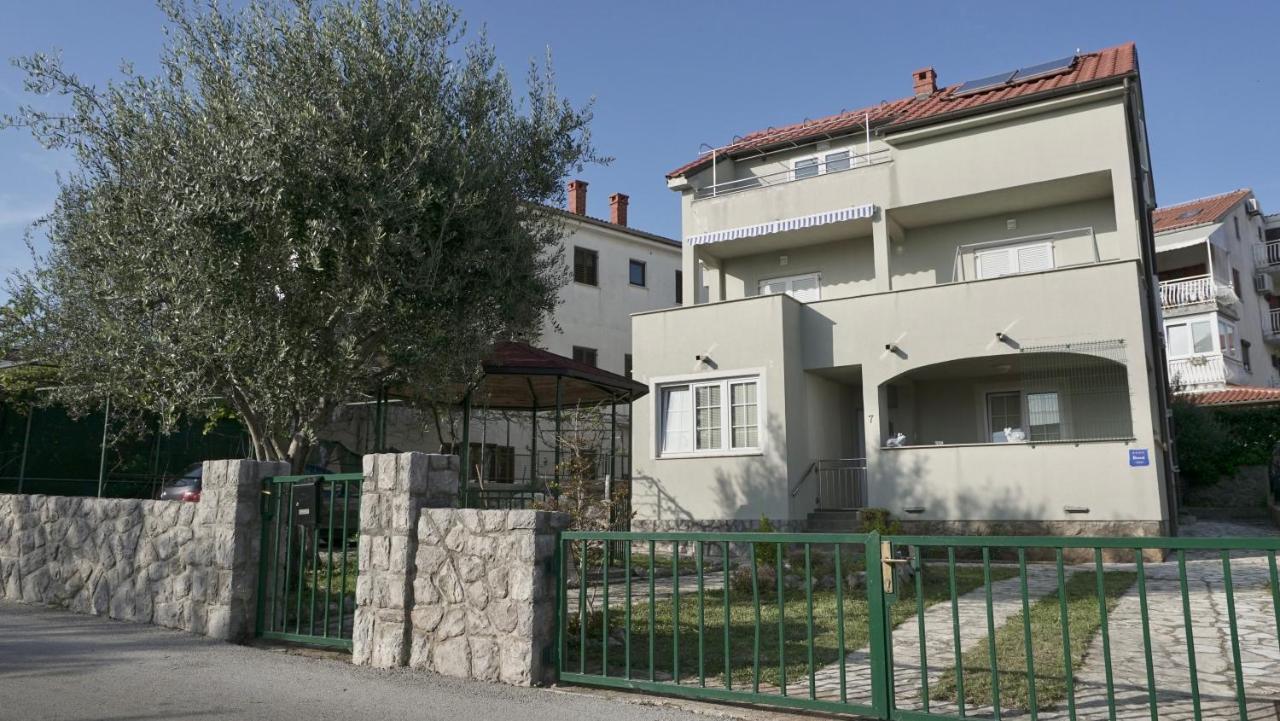 Apartments Bestak Đảo Krk Ngoại thất bức ảnh